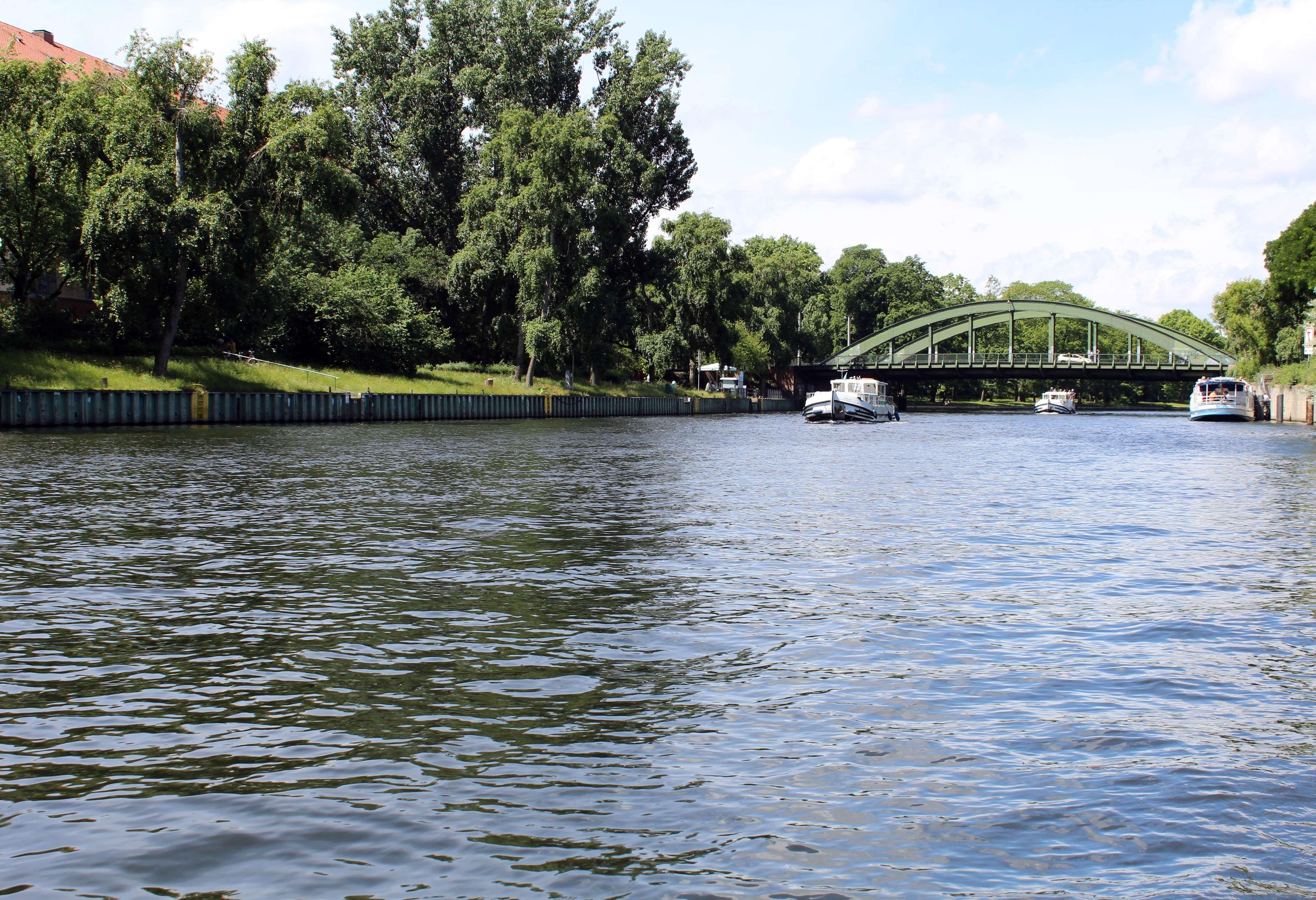 Plaza Charlottenburg Отель Берлин