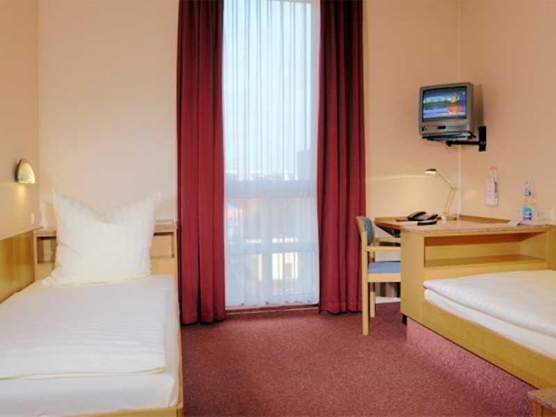 Amber Econtel Berlin-charlottenburg Hotel 3*